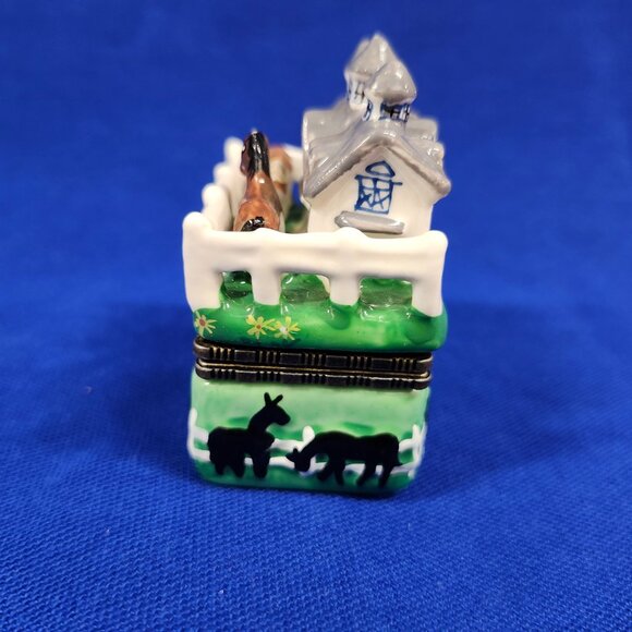Vintage Kentucky Derby Hinged Trinket Box - Picture 2 of 7